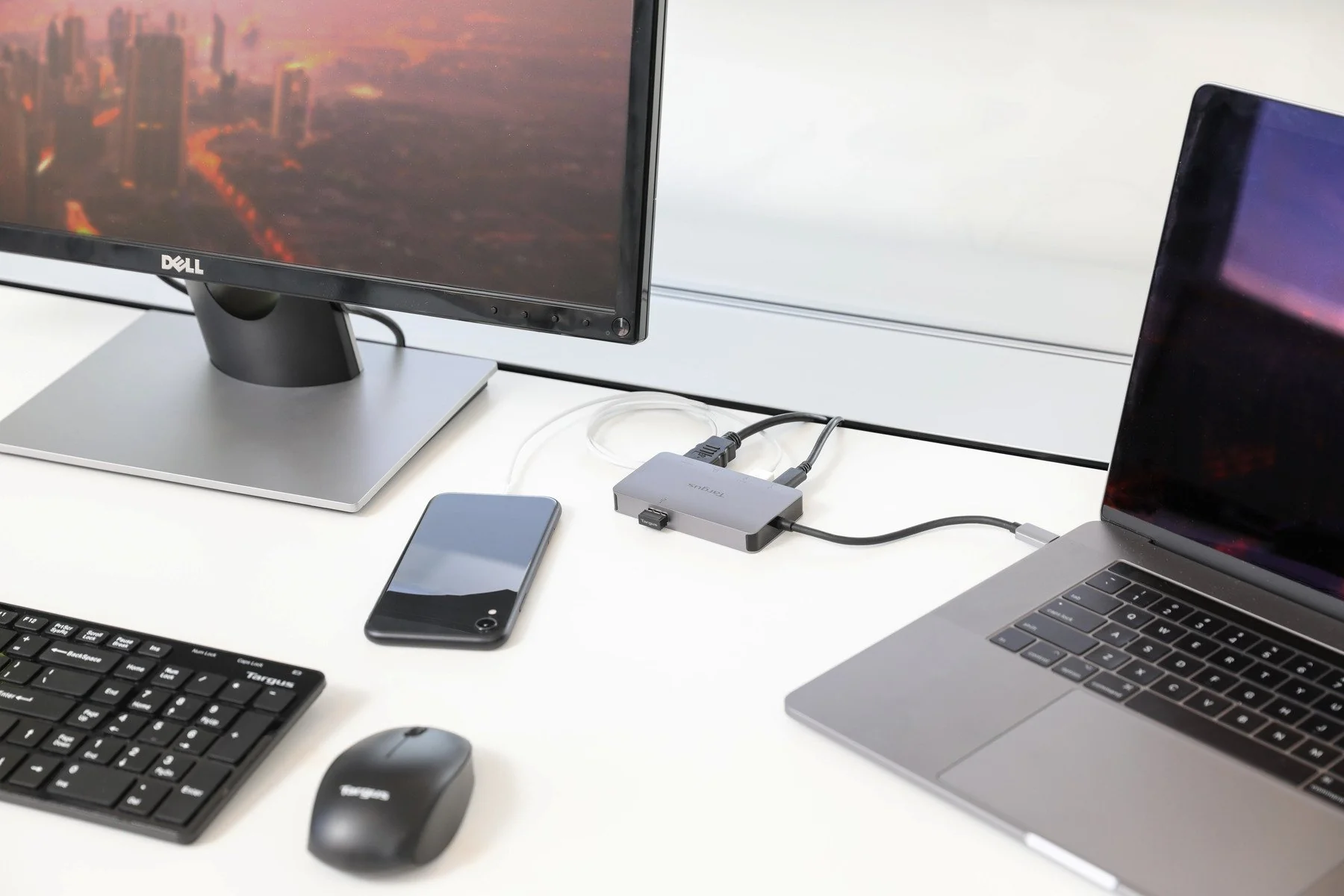 USB-C DP Alt Mode Single Video 4K HDMI/VGA Docking Station with 100W PD Pass-Thru - Image 9