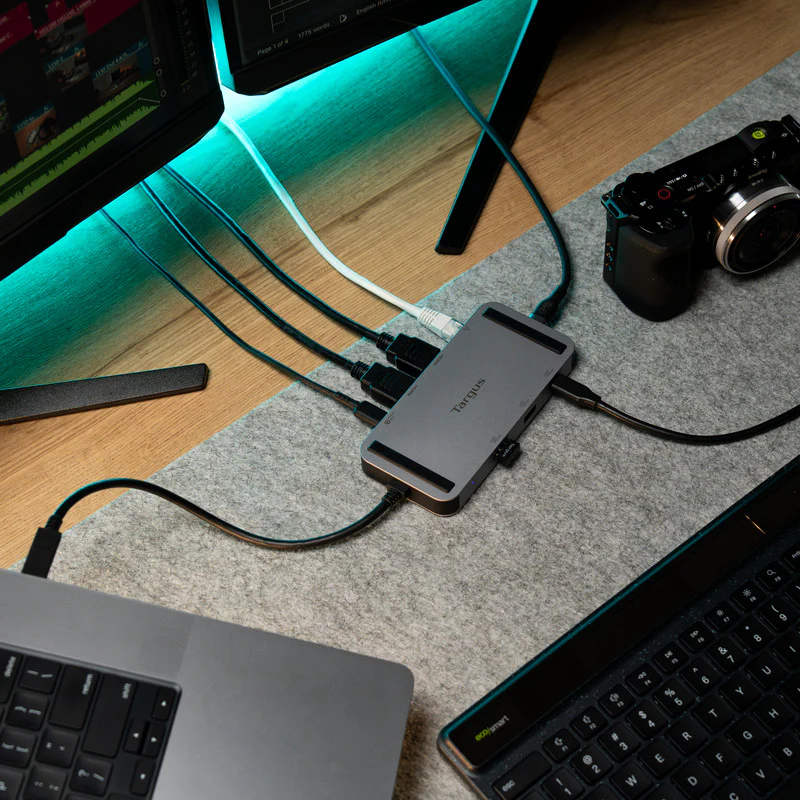 USB4 Dual Video Mobile Dock with 140W EPR Pass-Thru - Image 10