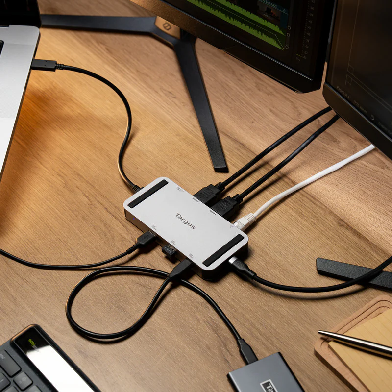 USB4 Dual Video Mobile Dock with 140W EPR Pass-Thru - Image 8
